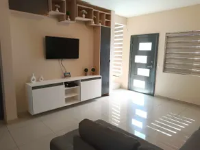 Excellent location, safe and spacious - Image 4
