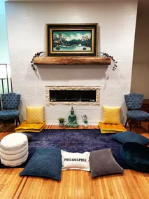 MASSiVE Bohemian Oasis in Philly 5 Bdrm Sleeps 12 - Image 3