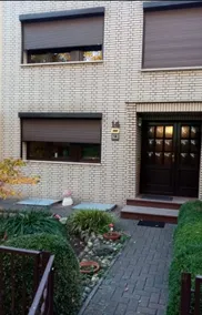 Cozy townhouse with fireplace and terrace - Image 3