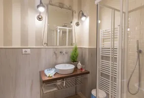 Elegant room with outdoor space in Assisi - Image 4
