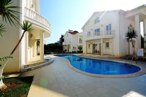 Luxury Villa With Communal Pool Close To The Sea - Image 2