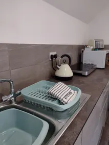Self Contained Apartment with en-suite - Image 5
