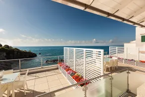 Apartment with stunning sea view - Image 2
