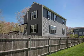 Spacious Bonnet Home Central to Narragansett Beaches and Newport - Image 5