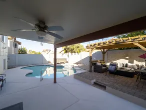 Spacious house with pool heater, hot tub, billiards - Image 2