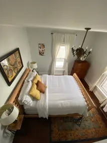 Historic home in quaint Grayslake, self check-in - Image 5