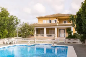 Large Luxury  Villa , with Large Gardens , pool ,gym and tennis court. - Image 4