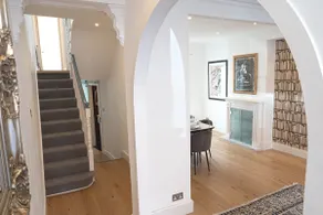 Chic 3 Beds House nearby Chelsea - Image 5