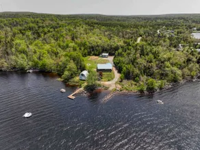 Remis Cove Cottage w/ hot tub - Image 2