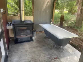 Blythe River Hut - Image 5