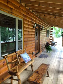 Blue Haven Authentic Log Cabin near Bristol - Image 4