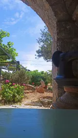 ”Traditional, lush cottage” - Image 5