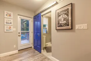 Bold, Colourful Home in Leslieville, Toronto - Image 4
