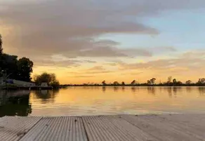 River House - family space on water with jetty - Image 3