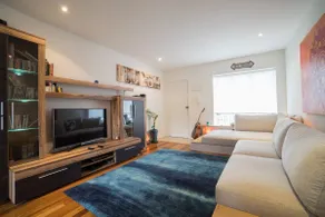 2 storey 1BD Elwood loft getaway - close to beach! - Image 2