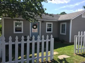 Downtown Weaverville Cottage - Image 2