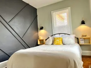 Walking distance to Fairgrounds! Sleeps 9 - Image 5