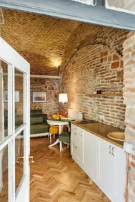 Garden Studio | brick walls | old city center - Image 4
