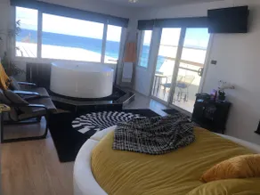Wavewatch Rooftop Spa Suite - Image 2