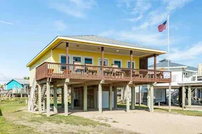 Beach House with Ocean view and King bed - Image 2