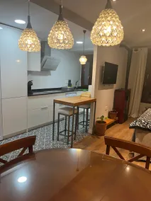 Fantastic apartment with a pool, downtown, metro - Image 4