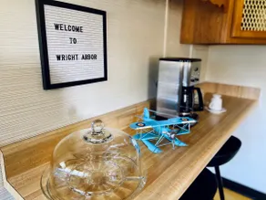 The Wright Arbor House: A Mid-Century Experience! - Image 3