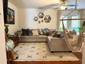 Boho Eclectic, Colorful 5-points Townhome - Image 3