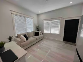 East Downtown Pied-à-terre Unit #1 - Image 3