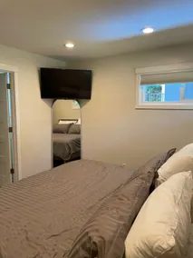 Best Location! Private Jacuzzi & Sauna! - Image 5