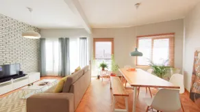 Sea view, spacious and central - Image 2