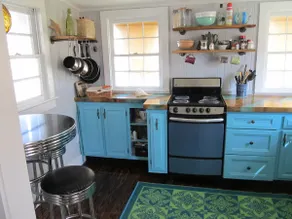 Lil' Surf Shack, Vintage Charm, Steps to the Beach - Image 5