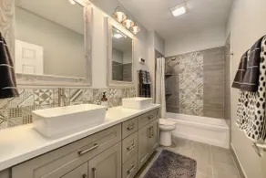 MilanoHouse: Luxury, FullyFenceBYw/BBQ, Near Sac. - Image 4