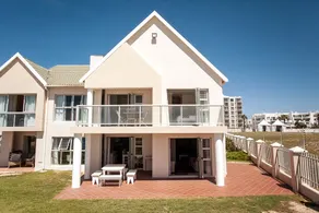 Beachfront Apartment @ Summerseas - Image 2
