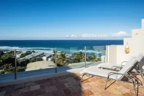 Tuscan inspired townhouse minutes from the beach - Image 3