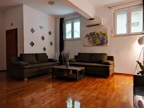 Separated condo, near both city center and d beach - Image 2