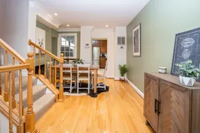 3BR/2.5BA Steps to Convention Center with Parking - Image 4