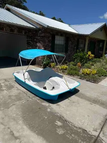 Lake Valrico’s Camelot Court Heated Pool - Image 2