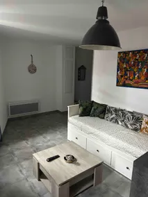 Cozy 2 bedroom apartment in a small medieval village - Image 2