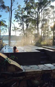 The Voyager - Luxury Waterfront Cabin - Image 2
