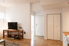 Cozy Ground Level Apt. w/AC- FREE Parking - Image 5