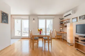 Split on the beach, 2 floors & wide terrace - Image 2