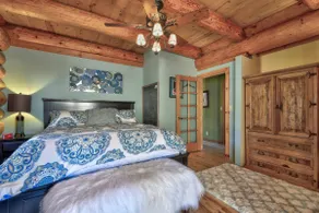 Smukke Log Home på 6 hektar med 30 fods lofter og Creek - Image 3