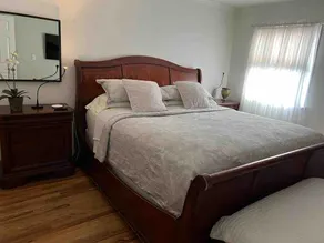 Spacious 3 bedroom home right by JFK airport - Image 4