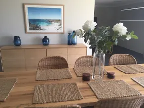 Canguro Cove | Modern Dunsborough Retreat + BBQ - Image 5