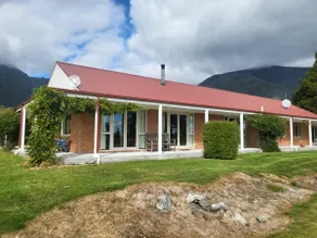 Misty Peaks Cottage - Image 2