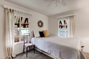 Renovated Farm House - Lake McQueeney - Image 3