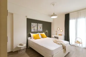 Effie's Cozy Beach Front Apartment - Image 4
