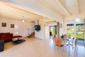 2 Bedrooms villa with pool, 300m from the sea - Image 2