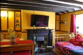 Yarm Cottages & Rooms Cottage Sleeping 4 Next to Fox Covert Pub - Image 2