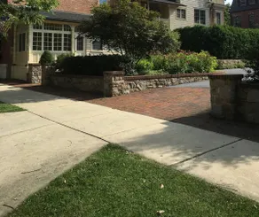 Desirable Historic District Private Apartment - Image 3